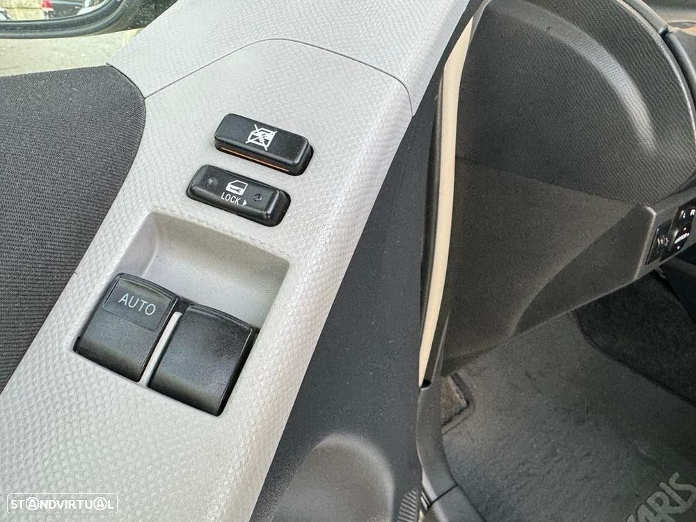 Toyota Yaris 1.4 D-4D AC - 8