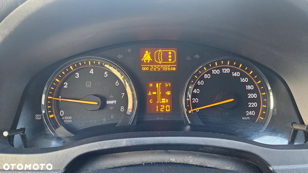 Toyota Avensis - 29