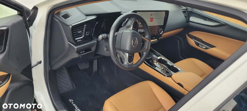 Lexus NX - 3