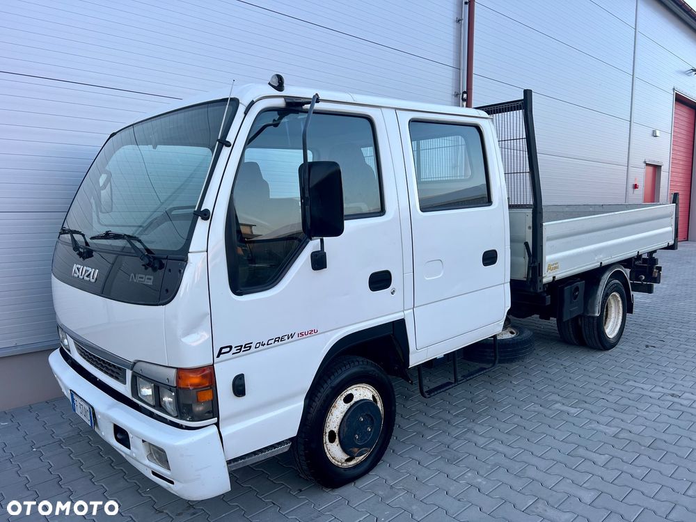 Isuzu NPR - 1