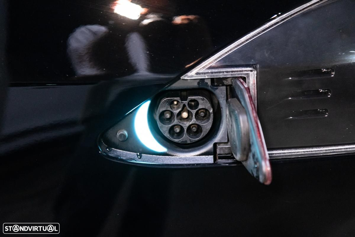 Tesla Model S - 44
