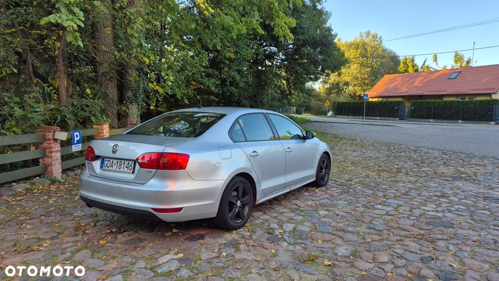 Volkswagen Jetta 1.6 TDI DPF Trendline - 4