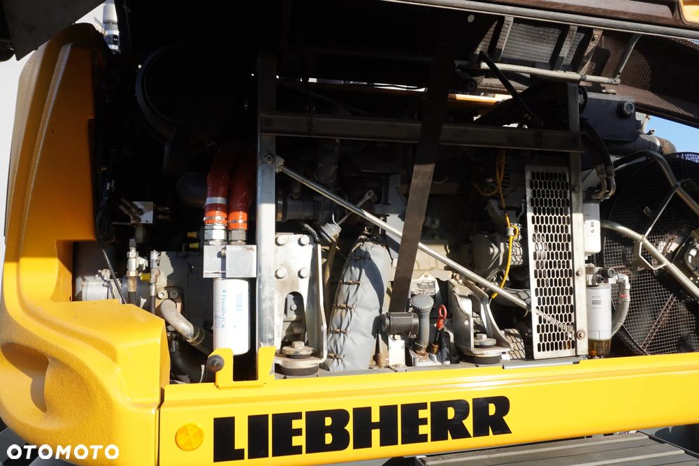 Liebherr 918 Compact  Rototilt + Szczypce Oilquick - 5