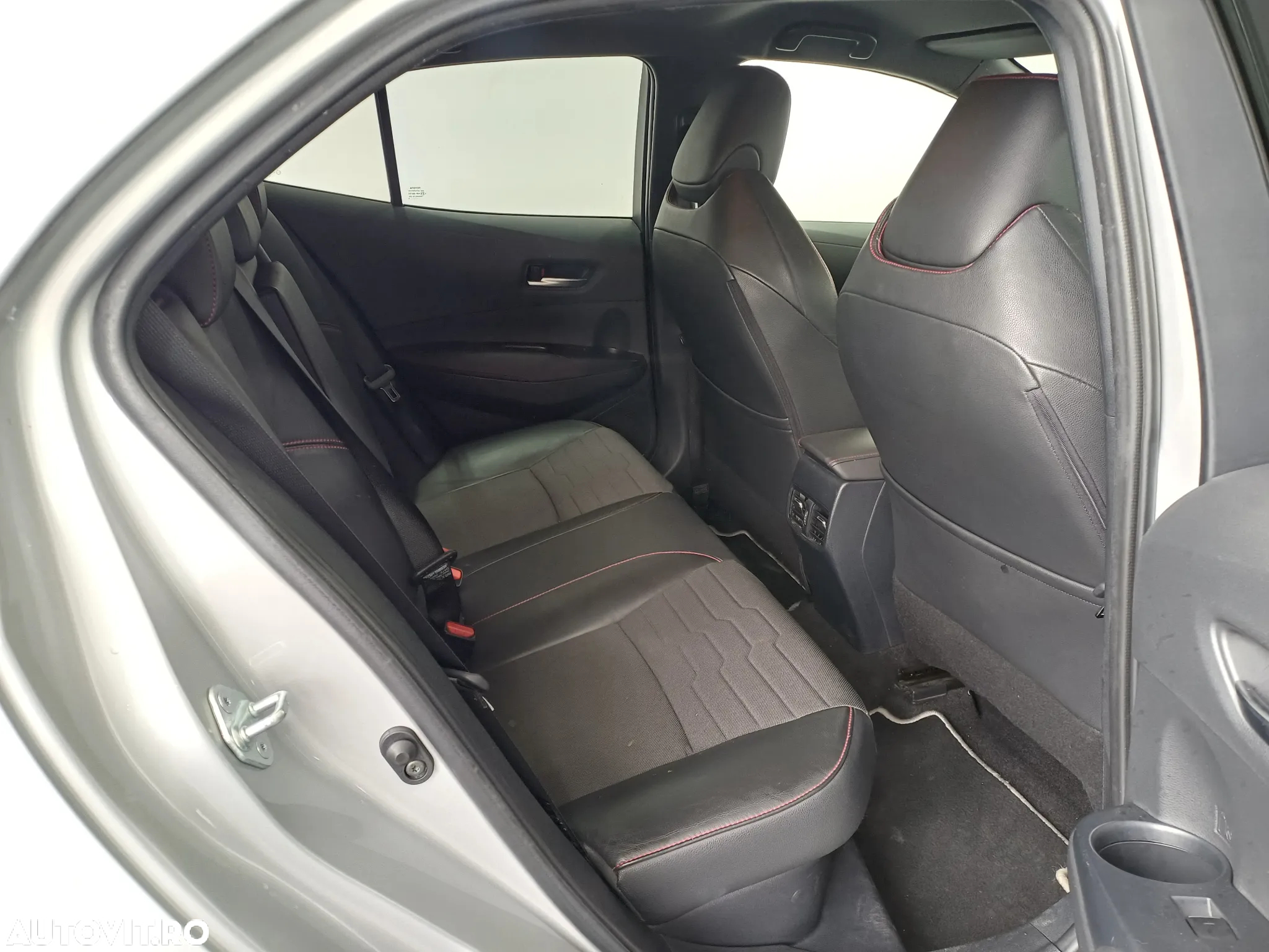 Toyota Corolla 1.8 HSD Exclusive interior Negru - 26