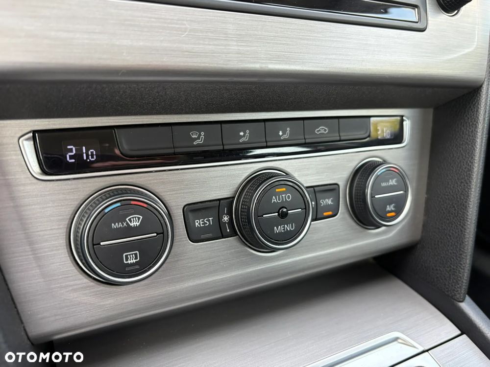 Volkswagen Passat 1.4 TSI BMT Comfortline - 15
