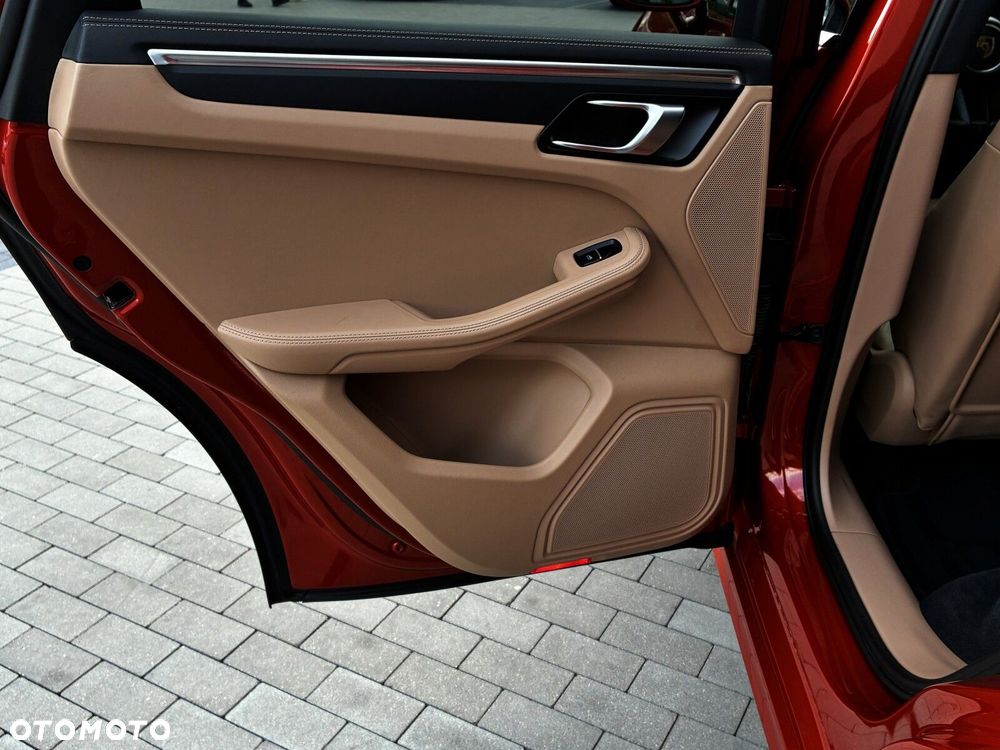 Porsche Macan - 31