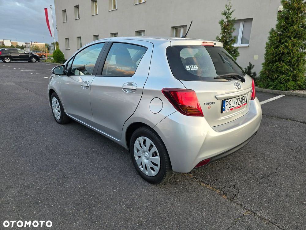 Toyota Yaris - 10
