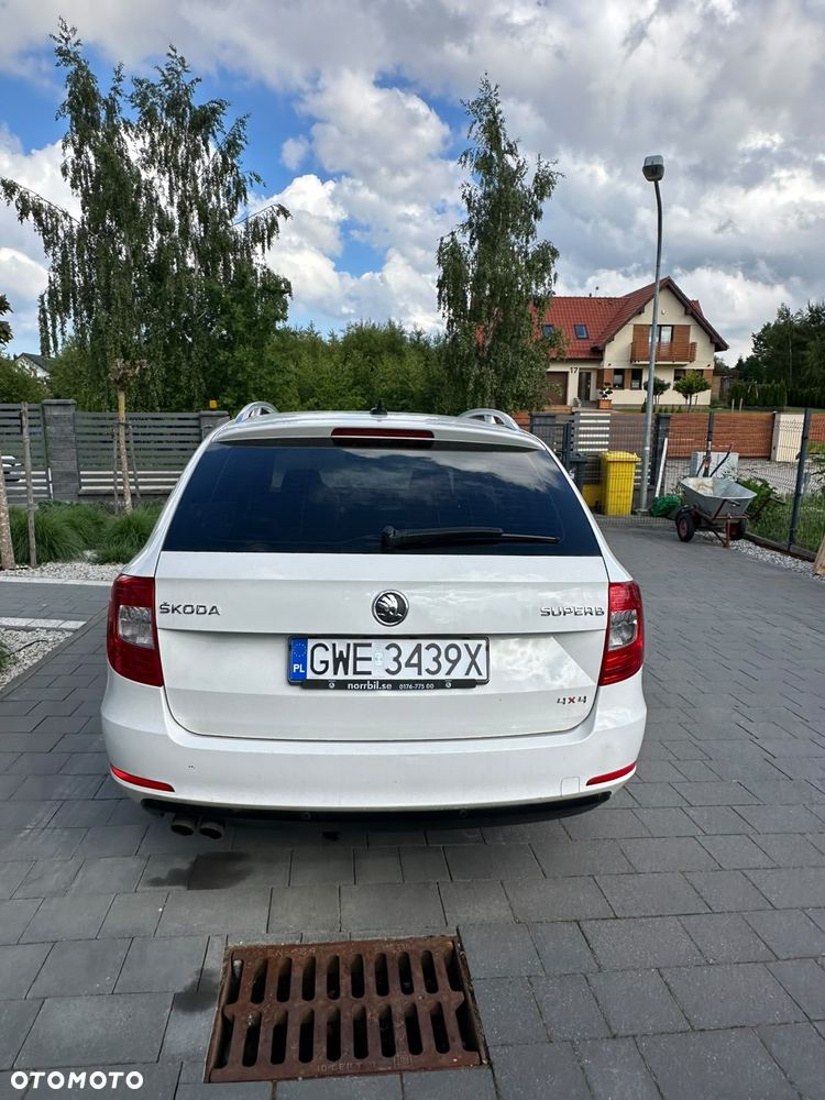Skoda Superb 2.0 TDI 4x4 Business DSG - 6