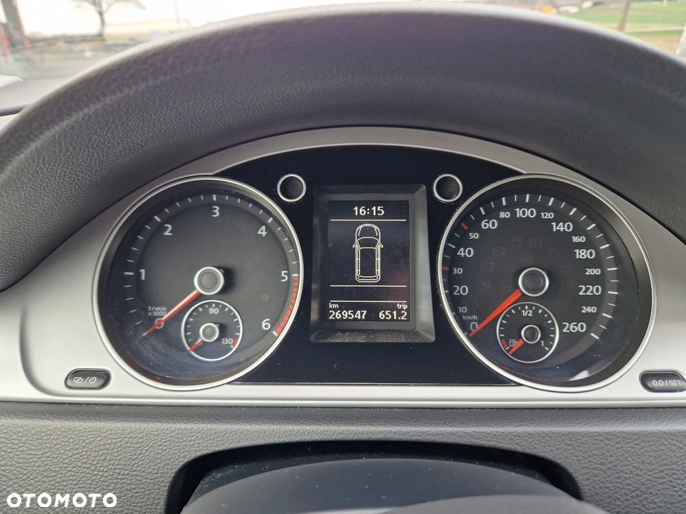 Volkswagen Passat 2.0 Blue TDI DSG SCR Trendline - 13