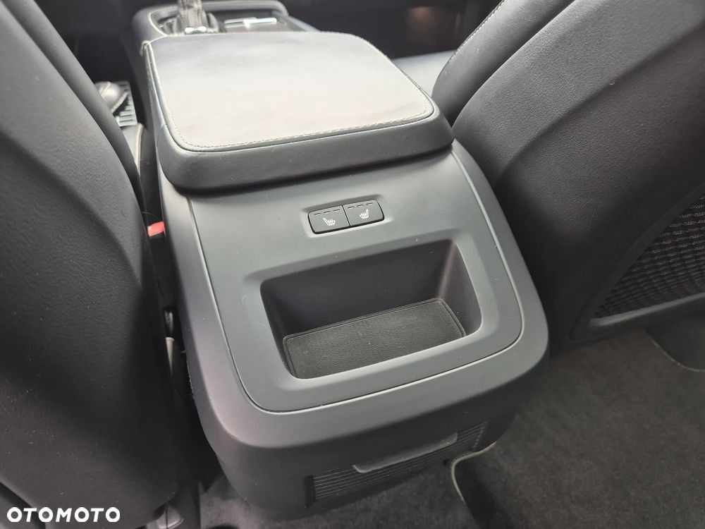 Volvo XC 90 D5 AWD Geartronic RDesign - 34