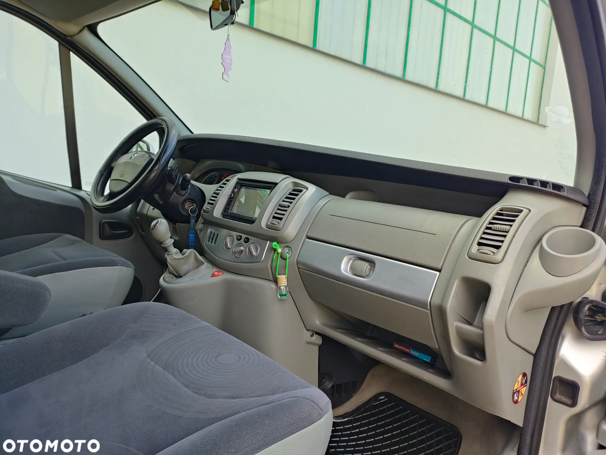 Renault Trafic 2.5 dCi 150 FAP Passenger L1H1 Privilège - 16