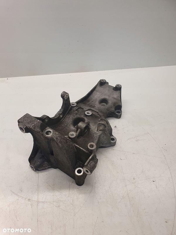 ŁAPA ALTERNATORA AUDI A4 A6 VW 2,0 TFSI 06D903143D - 1