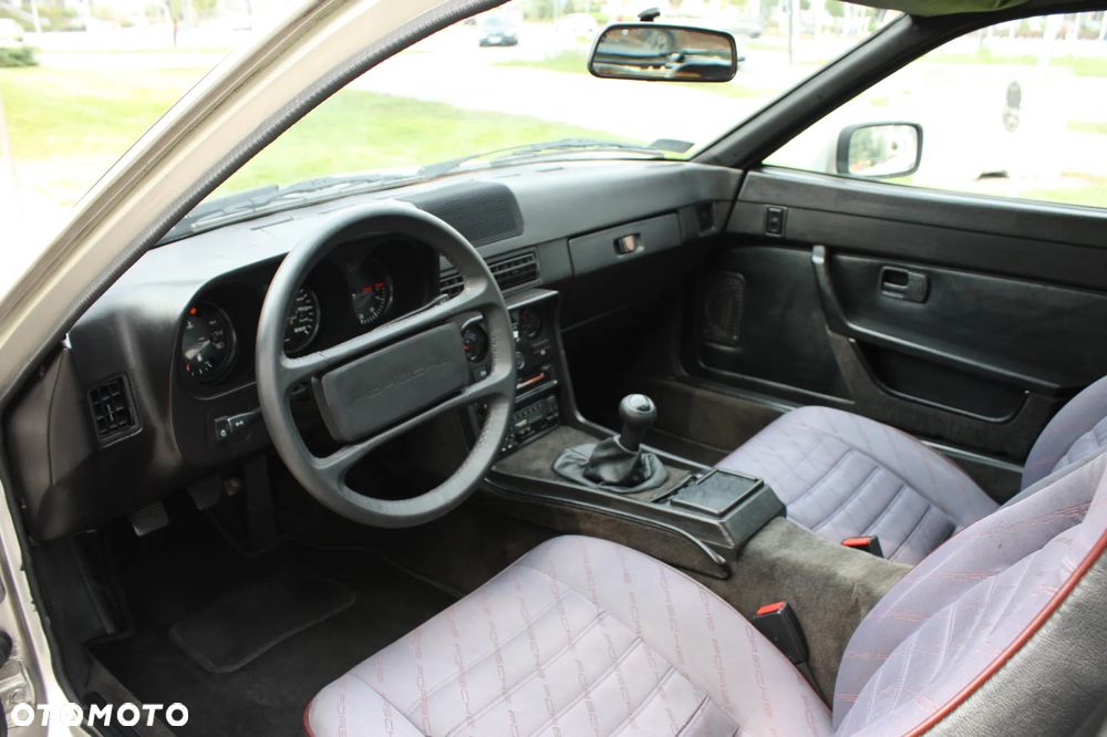 Porsche 924 - 21
