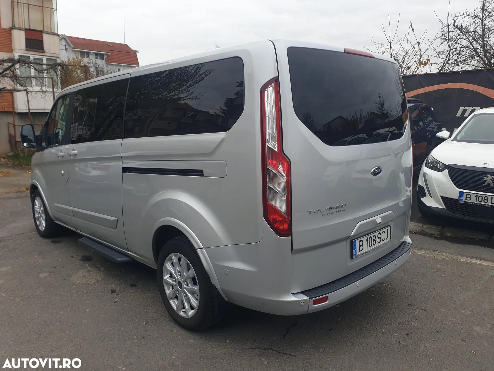 Ford Tourneo Custom - 8