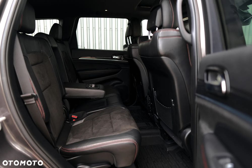 Jeep Grand Cherokee - 16