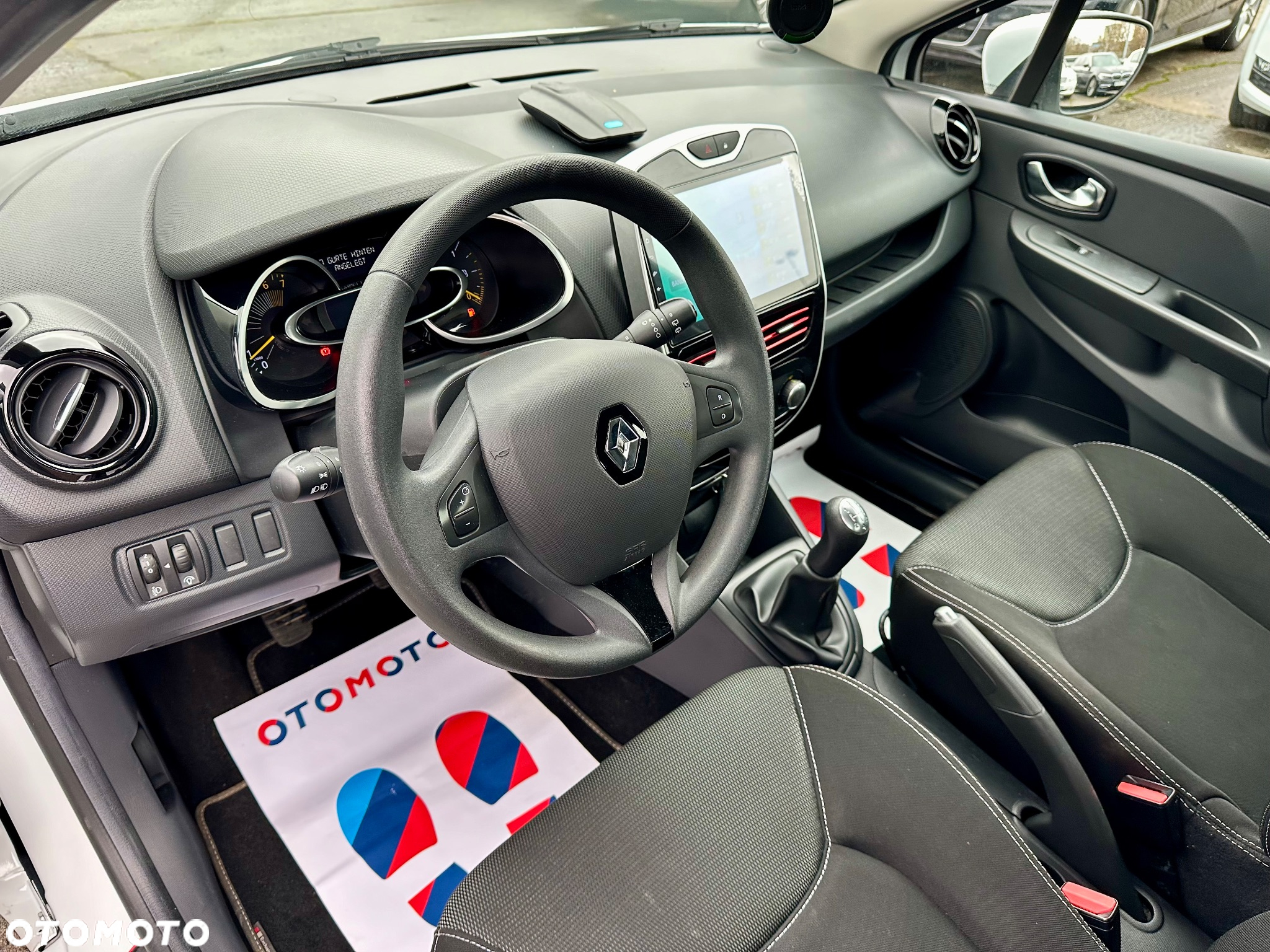 Renault Clio 1.2 16V 75 Dynamique - 11