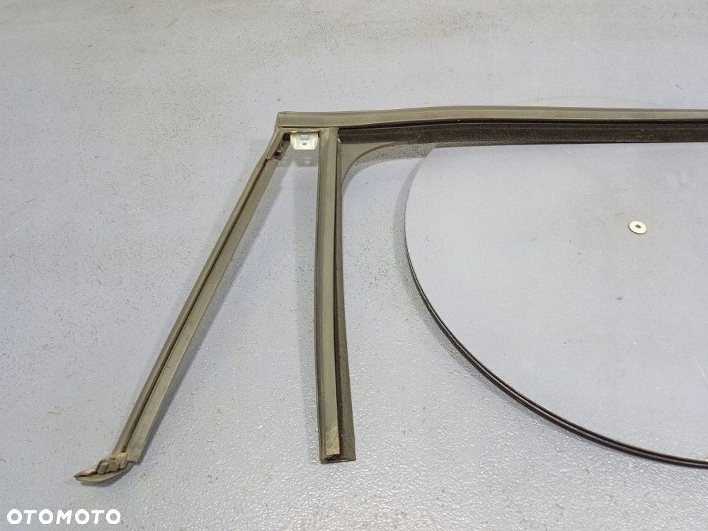 OPEL ASTRA V K KOMBI SZYBA DRZWI TYŁ LEWA MAŁA 20R 565740102 - 4