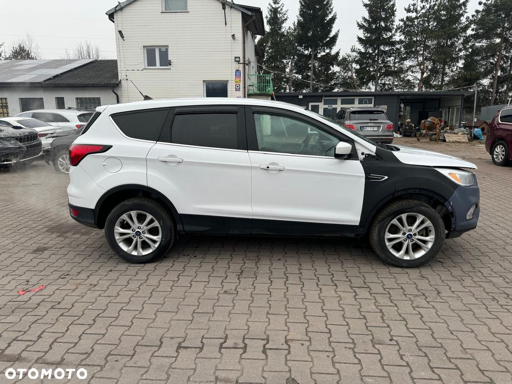 Ford Kuga - 8