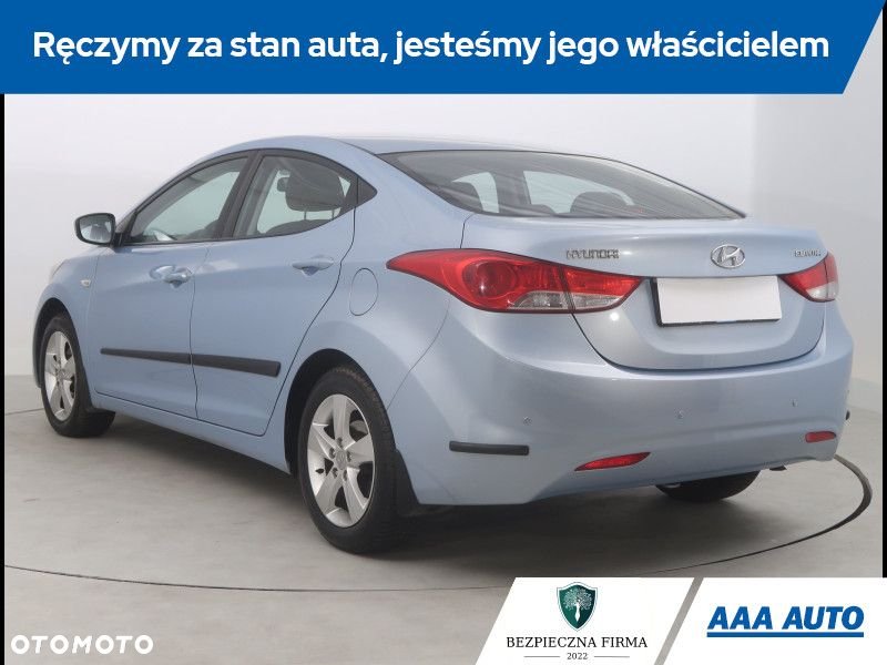 Hyundai Elantra - 5