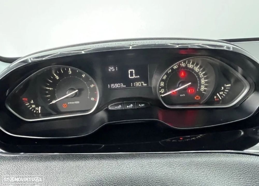 Peugeot 208 1.6 BlueHDi Active — fotografia 15
