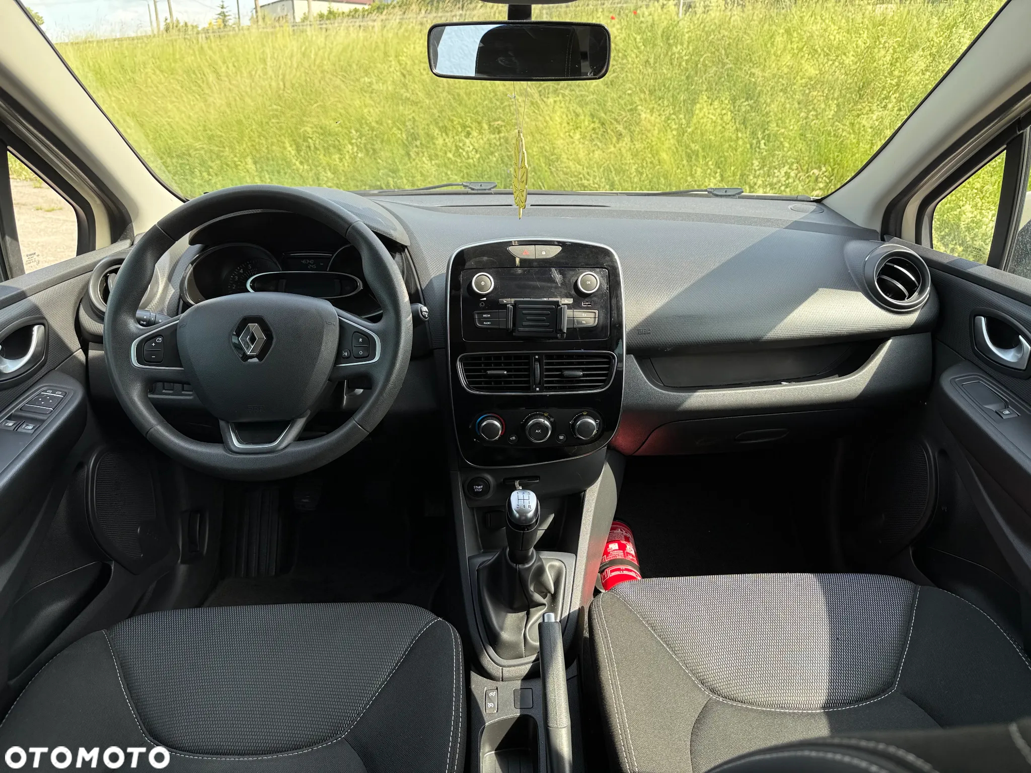 Renault Clio 1.2 16V 75 Life - 5