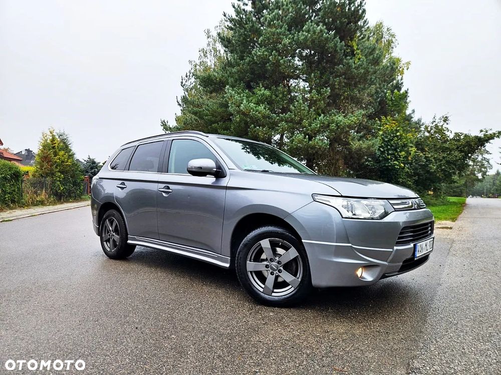 Mitsubishi Outlander 2.0 2WD Diamant Edition - 4