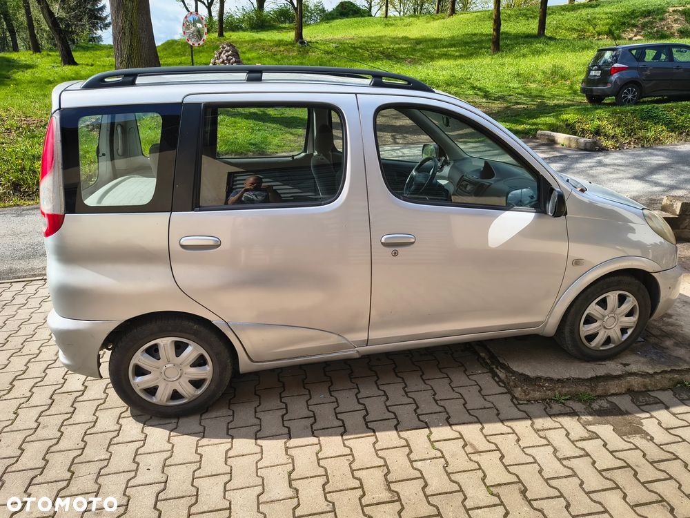 Toyota Yaris Verso 1.3 Sol - 2