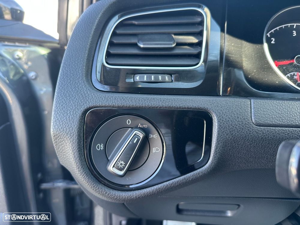 VW Golf Variant 1.6 TDi SCR IQ.DRIVE - 16