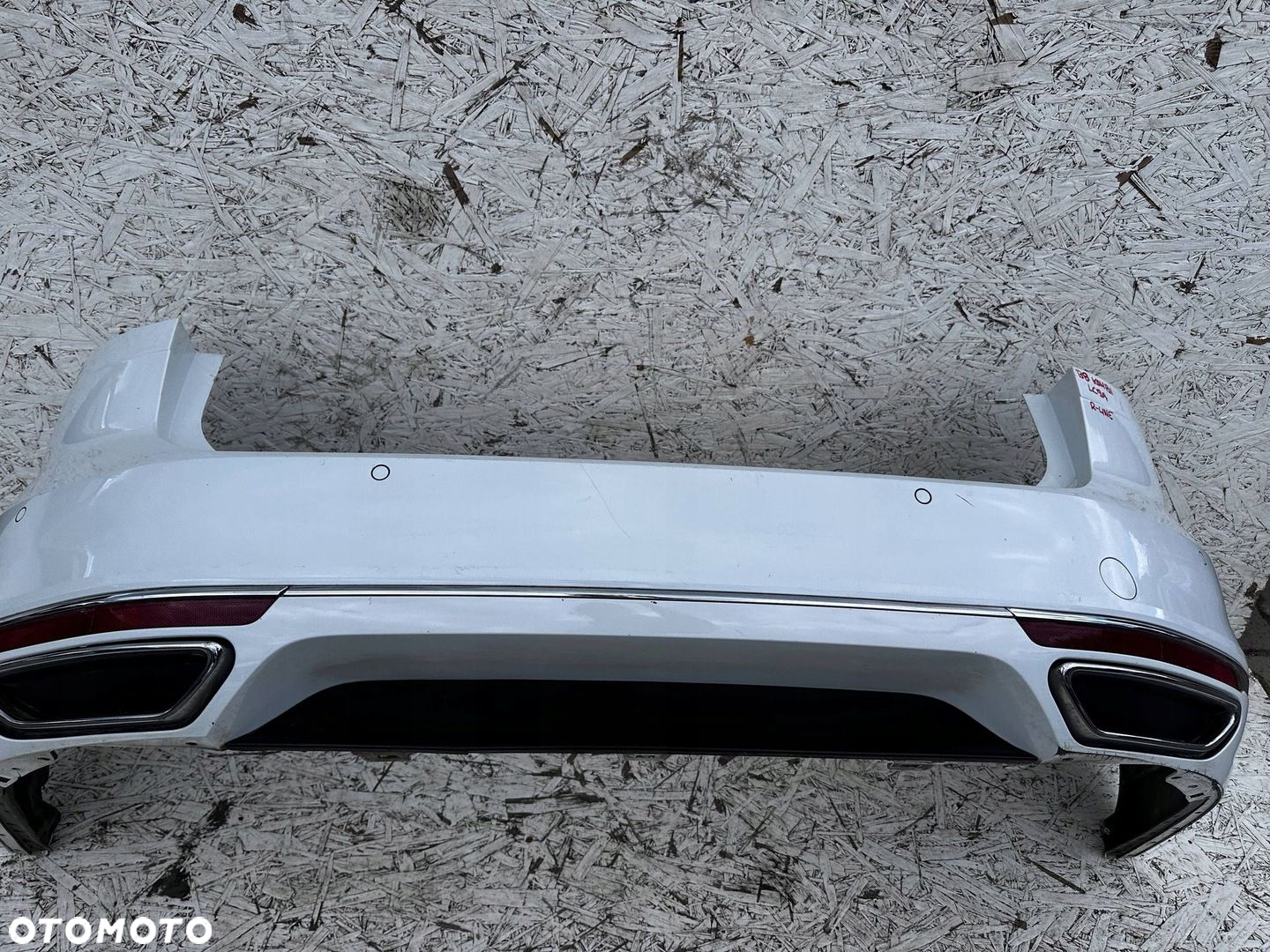 PASSAT B8 R-LINE KOMBI ZDERZAK TYŁ TYLNY KOMPLETNY BIAŁY LC9A 4 PDC - 4