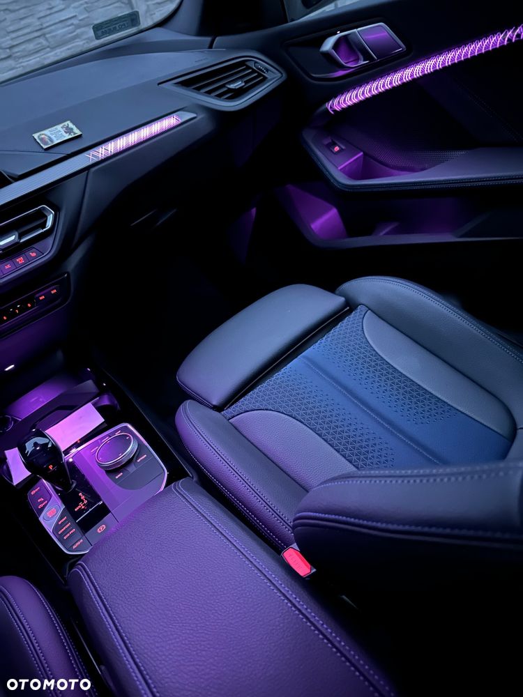 BMW Seria 2 218d M Sport - 11