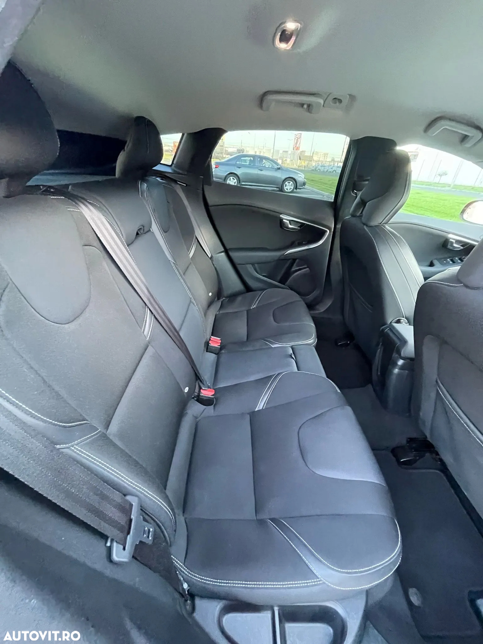 Volvo V40 Cross Country D2 Powershift Momentum - 19