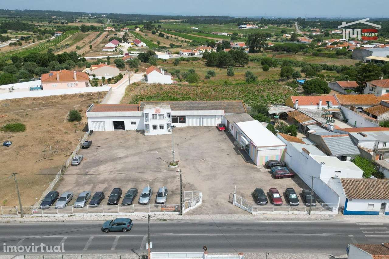 Oficina com Loja na Nacional 3 - Grande imagem: 2/22