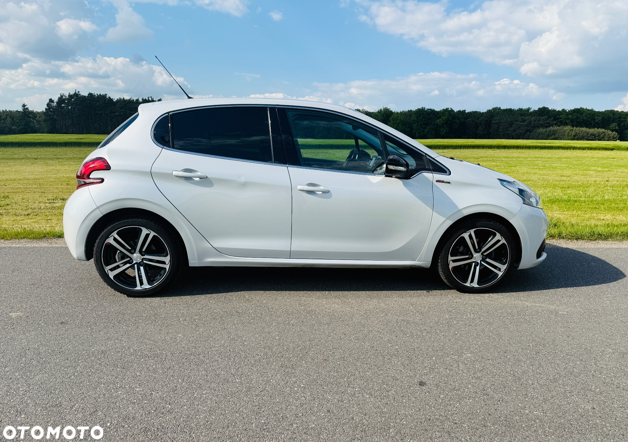 Peugeot 208 PureTech 110 Stop & Start Tech Edition - 4