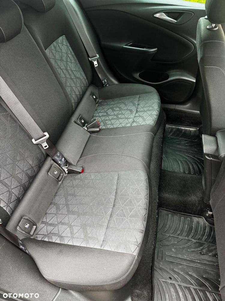 Opel Astra 1.6 CDTI Enjoy S&S - 11
