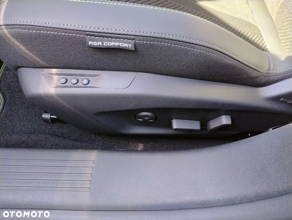 Peugeot 408 1.2 PureTech mHEV GT Exclusive S&S e-DSC6 - 27