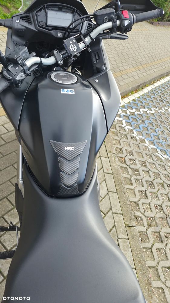 Honda VFR - 16