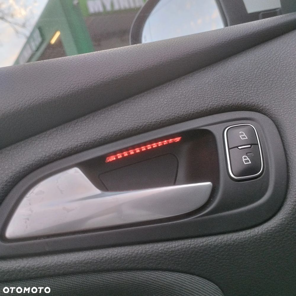 Ford Focus 2.0 TDCi Titanium ASS - 23
