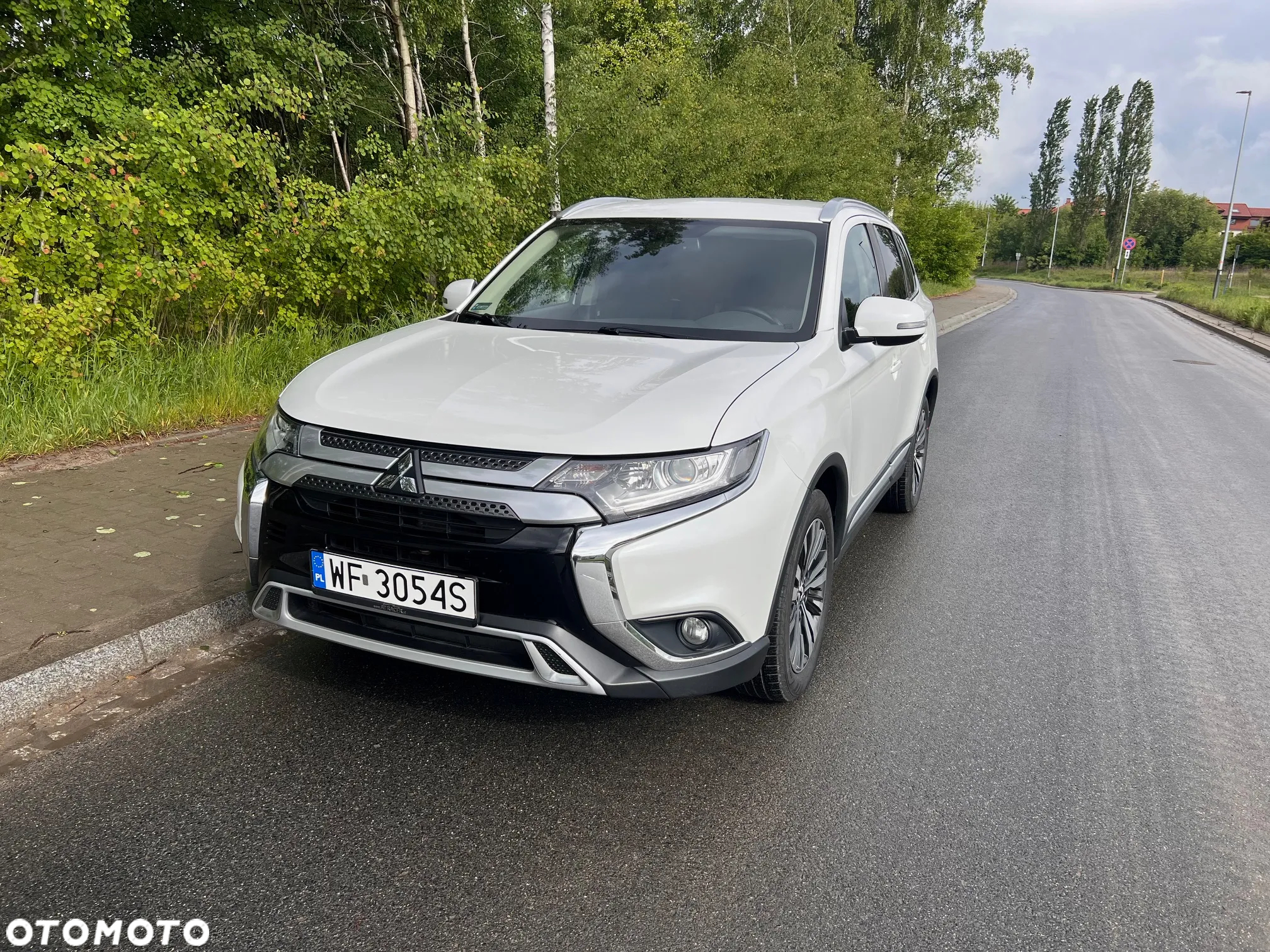 Mitsubishi Outlander 2.0 Intense Comfort 4WD CVT - 2
