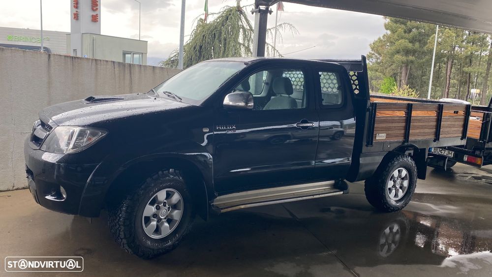 Toyota Hilux 4x4 Extra Cab Sol - 4