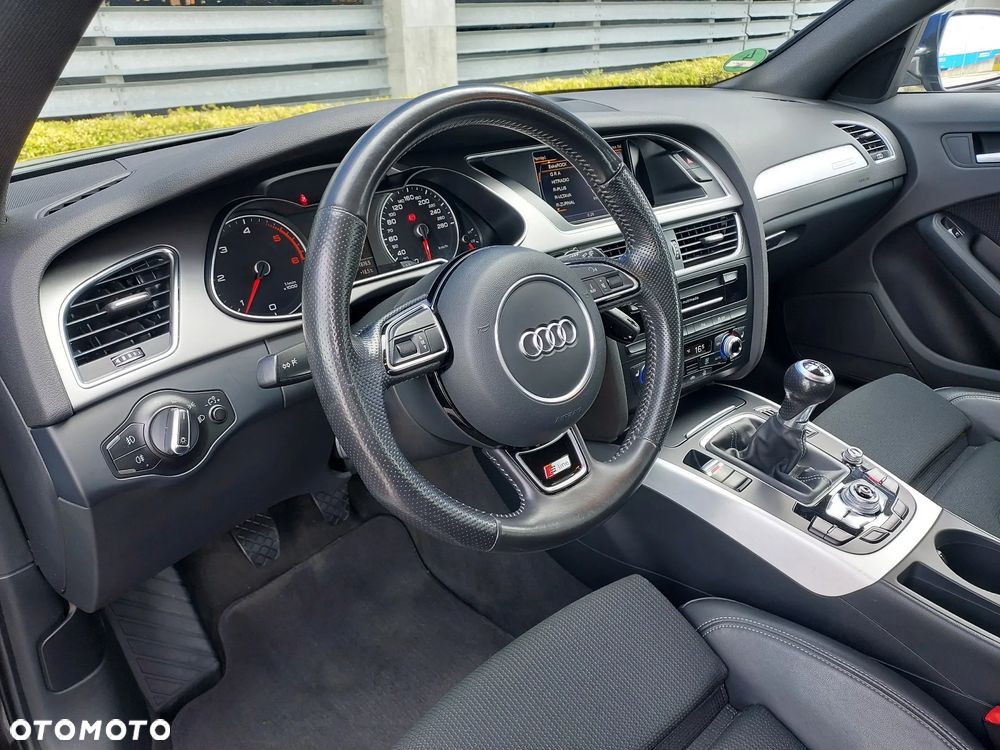 Audi A4 Avant 2.0 TDI DPF quattro S line Sportpaket - 33