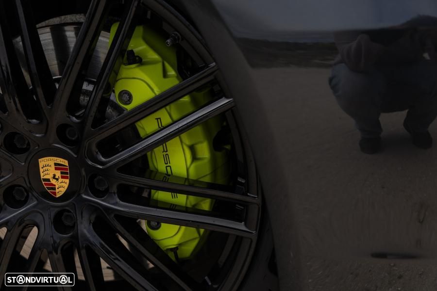 Porsche Panamera Sport Turismo 4 E-Hybrid - 13