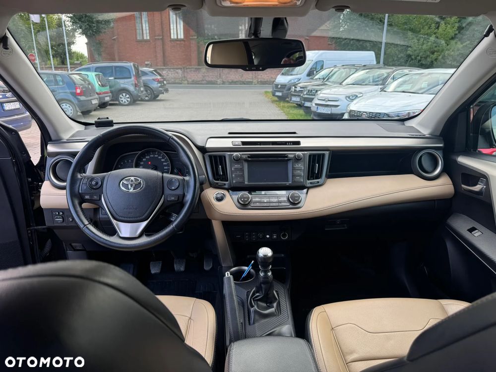 Toyota RAV4 2.0 D-4D Premium 4x2 - 11