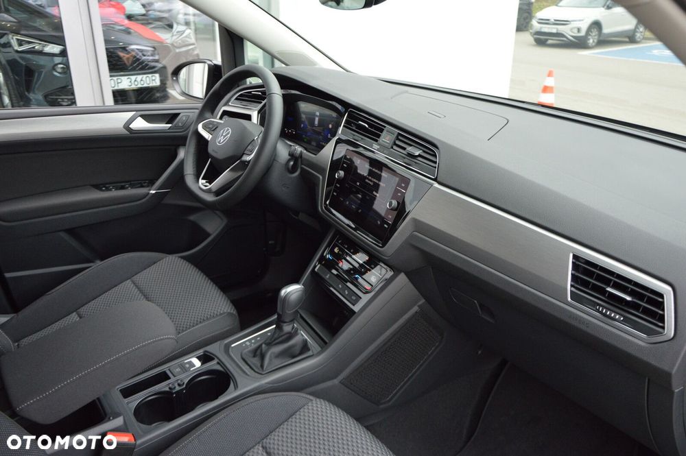Volkswagen Touran - 19
