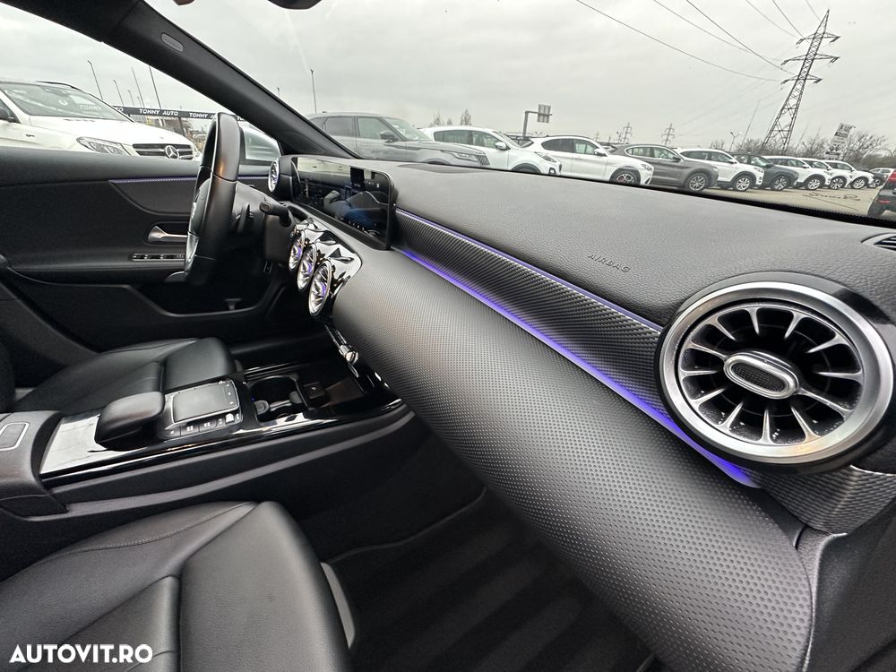 Mercedes-Benz A 250 e Sedan Aut. - 28