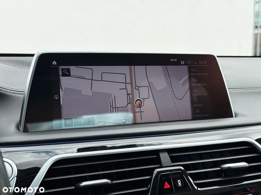 BMW Seria 7 750i xDrive - 37