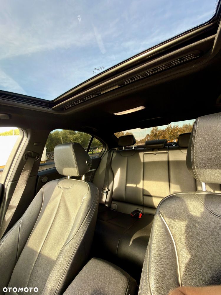 BMW Seria 3 340i xDrive M Sport Shadow sport - 25