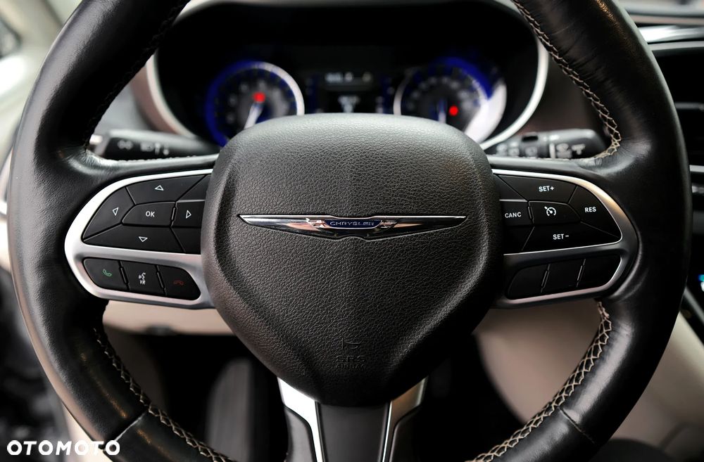 Chrysler Pacifica - 25