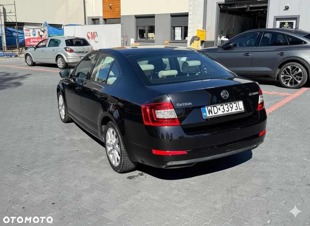 Skoda Octavia 2.0 TDI Style DSG - 2