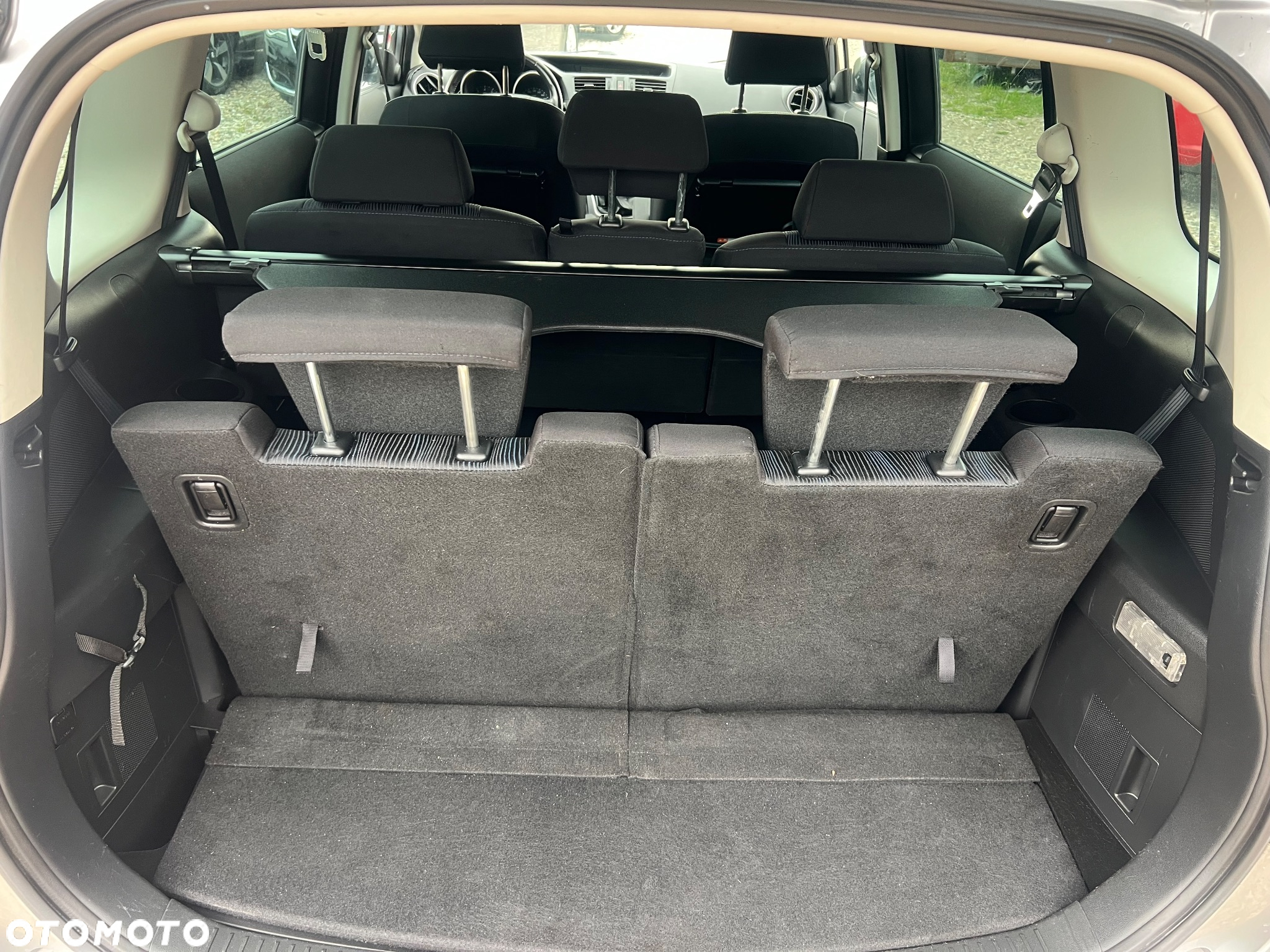 Mazda 5 - 19