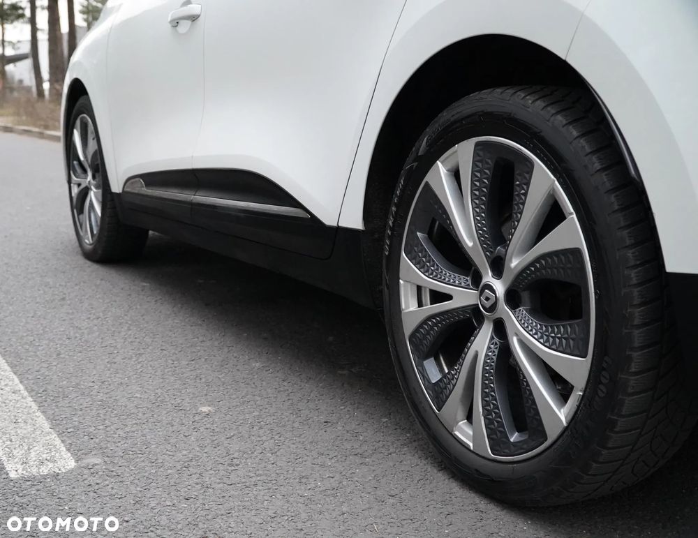 Renault Grand Scenic - 21